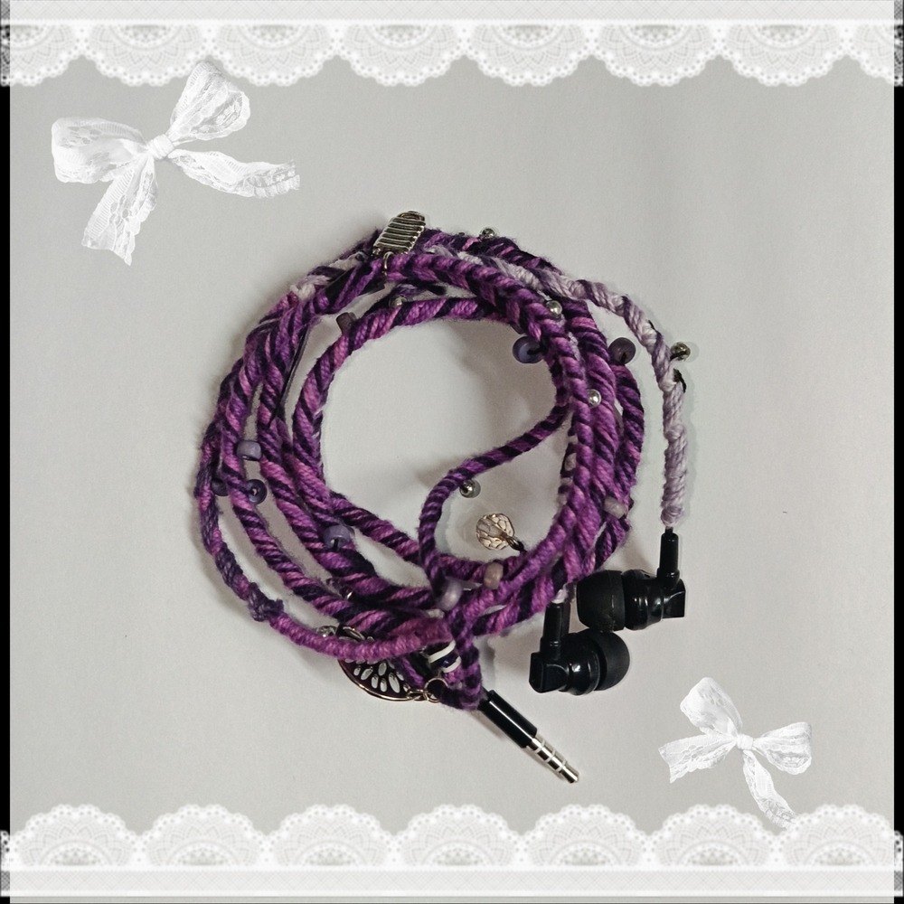 Custom Threaded Earphones - Picture 2 of 5